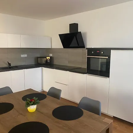 Apartman Se Dvemi Loznicemi *